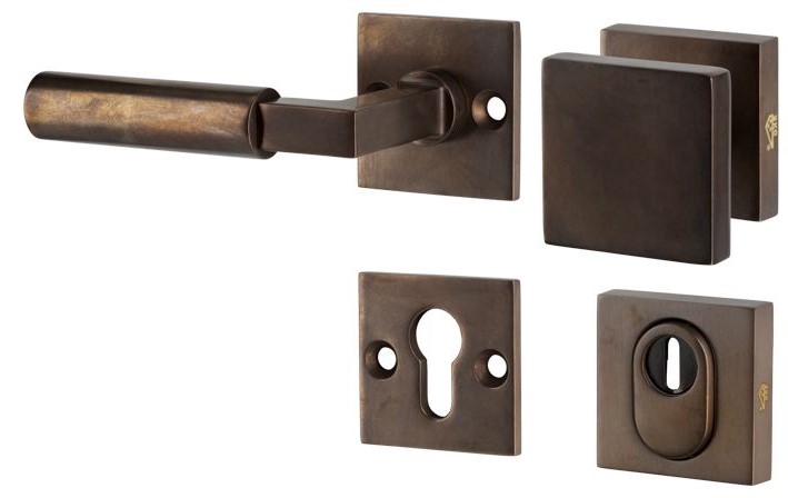 311.0037.50 Set di rosette per porte d'ingresso pomello/manopola con nucleo di protezione in ottone bronzo antico, DIN sinistro